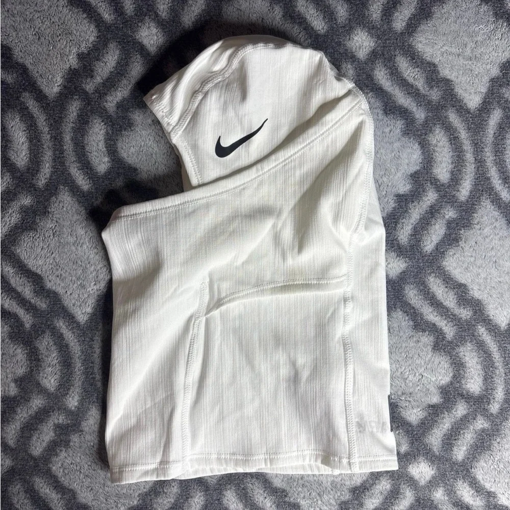 Nike Pro Therma-FIT White Hood